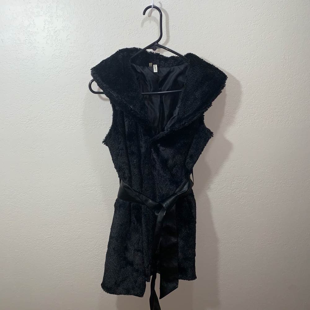 👛👛Studio Y black Sz M long cardigan w/belt